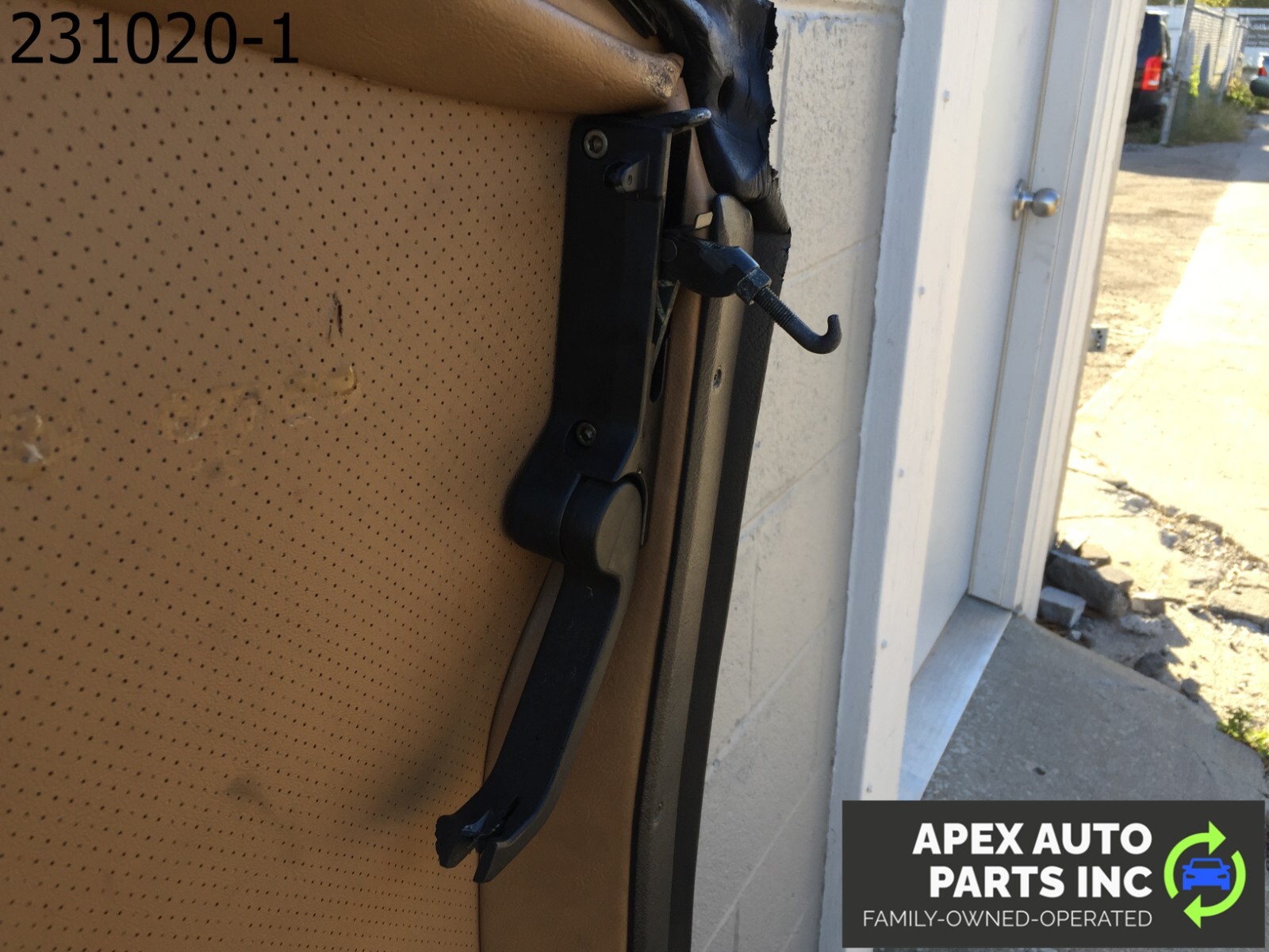 *LOCAL PICKUP* 1990 Cadillac Allante Hardtop Removable - Image 12