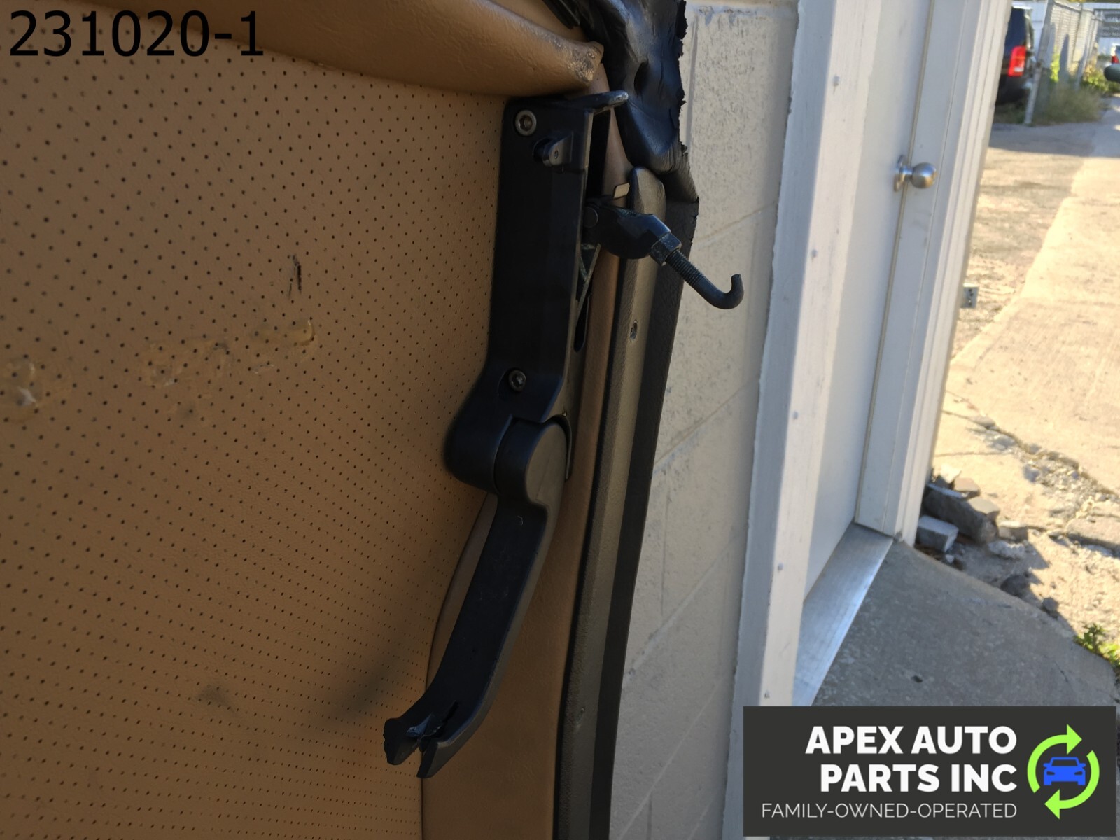 *LOCAL PICKUP* 1990 Cadillac Allante Hardtop Removable - Image 13