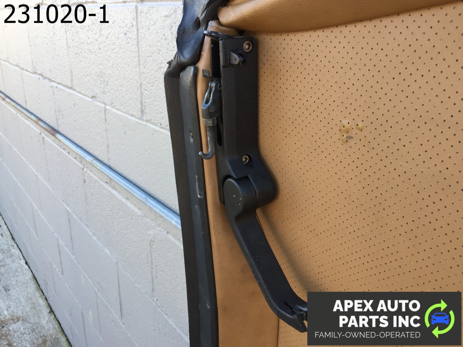 *LOCAL PICKUP* 1990 Cadillac Allante Hardtop Removable - Image 14