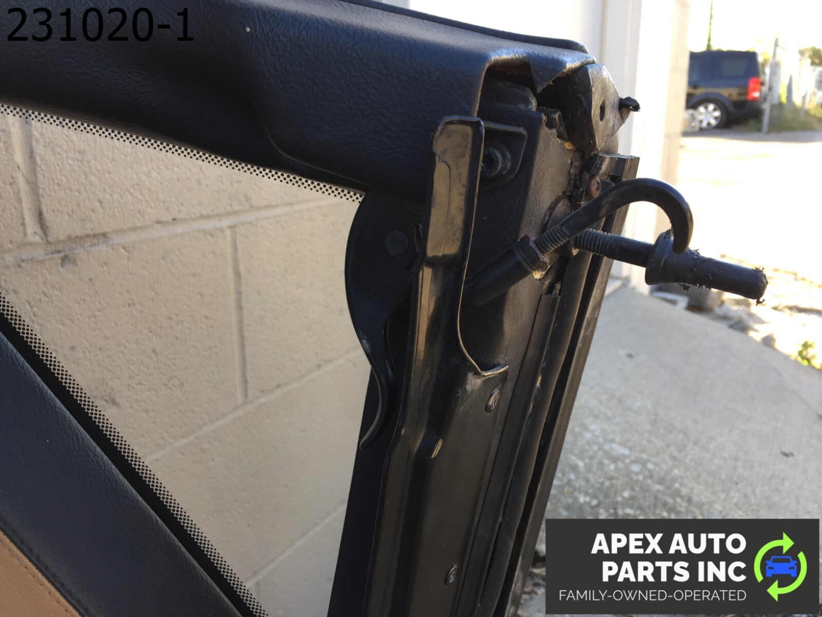 *LOCAL PICKUP* 1990 Cadillac Allante Hardtop Removable - Image 17