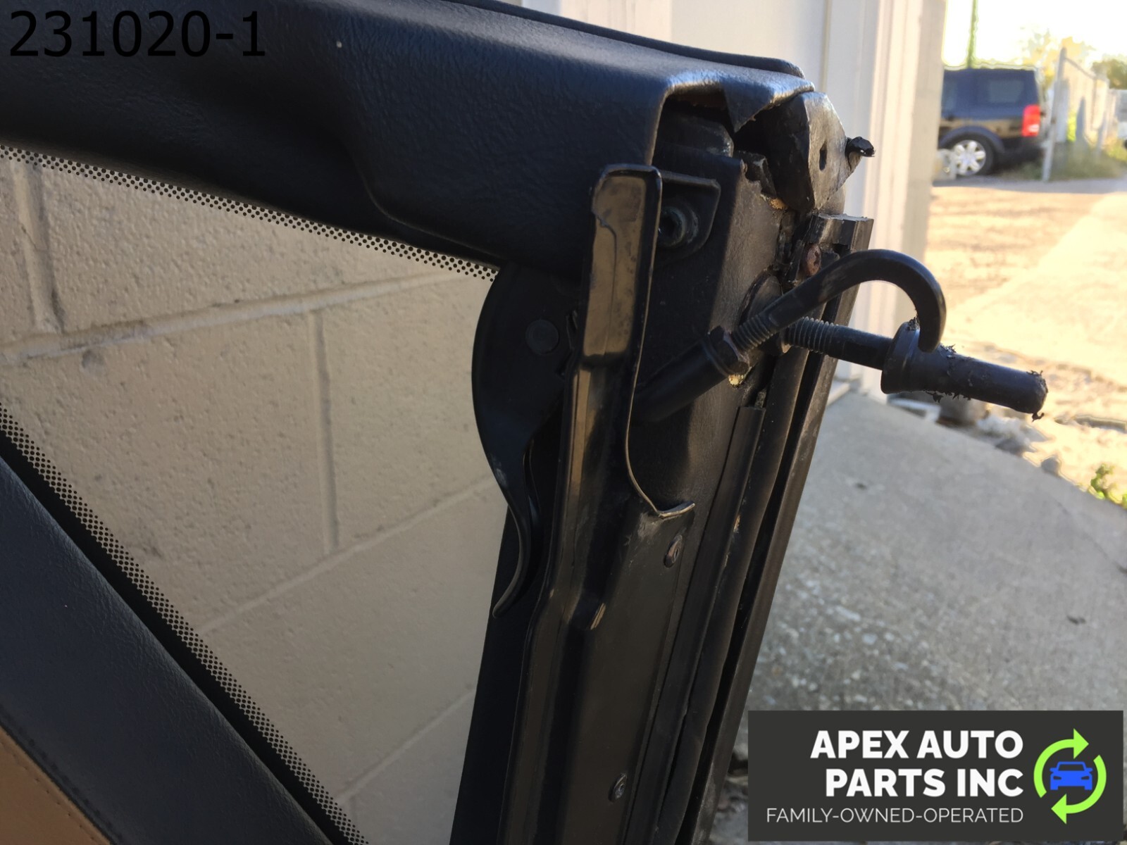 *LOCAL PICKUP* 1990 Cadillac Allante Hardtop Removable - Image 18