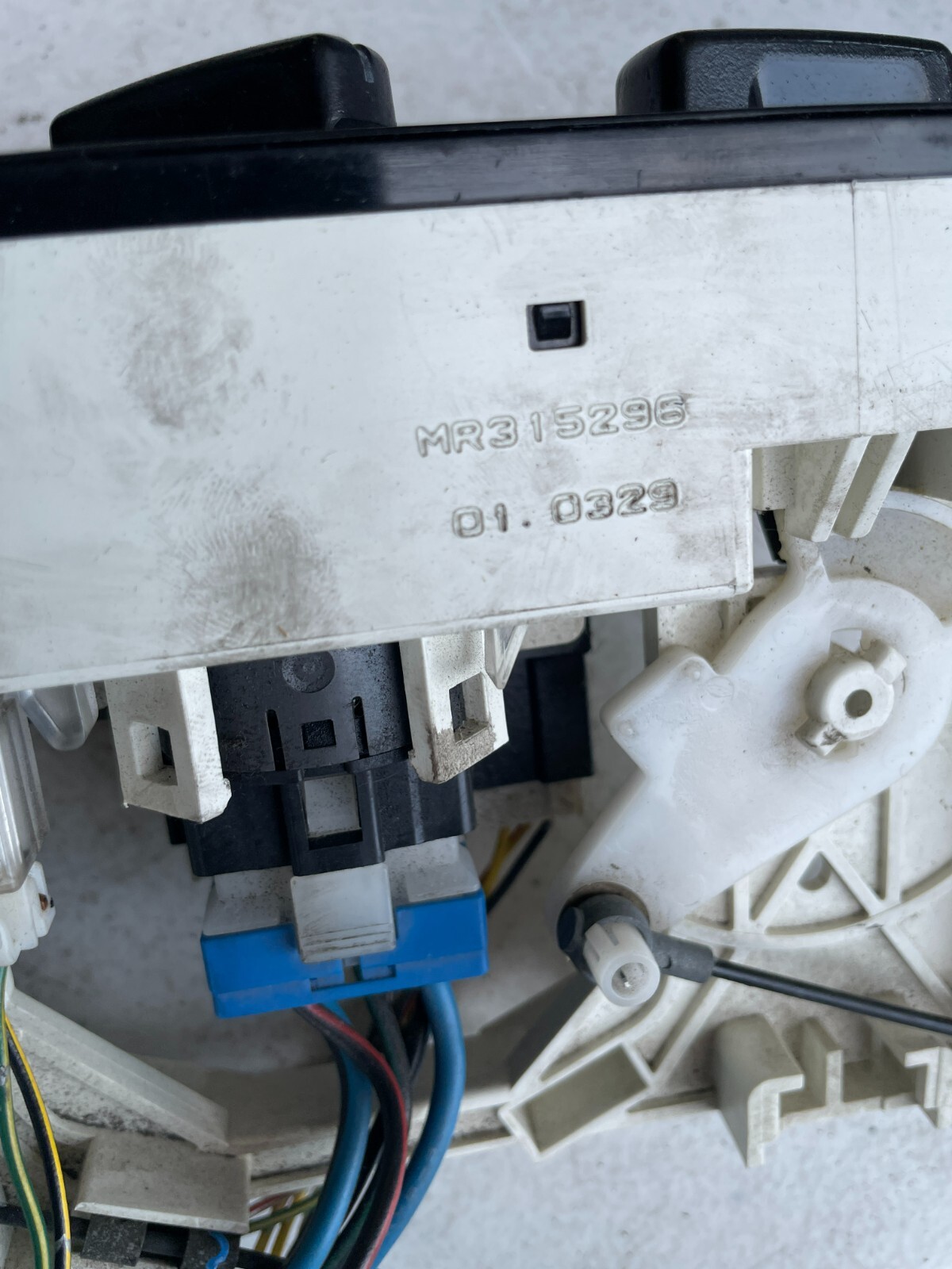 OEM 00-05 Mitsubishi Eclipse Spyder Temperature Climate Control Manual Switches - Image 8