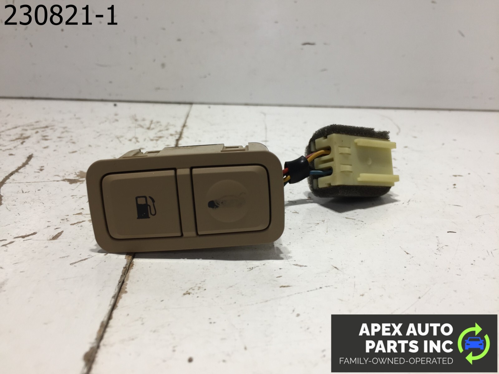 OEM 11 - 14 HYUNDAI SONATA TRUNK LID GAS FUEL TANK RELEASE SWITCH