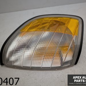 OEM 1996 Mercedes S420 4.2L Passenger Right Turn Signal Corner Light