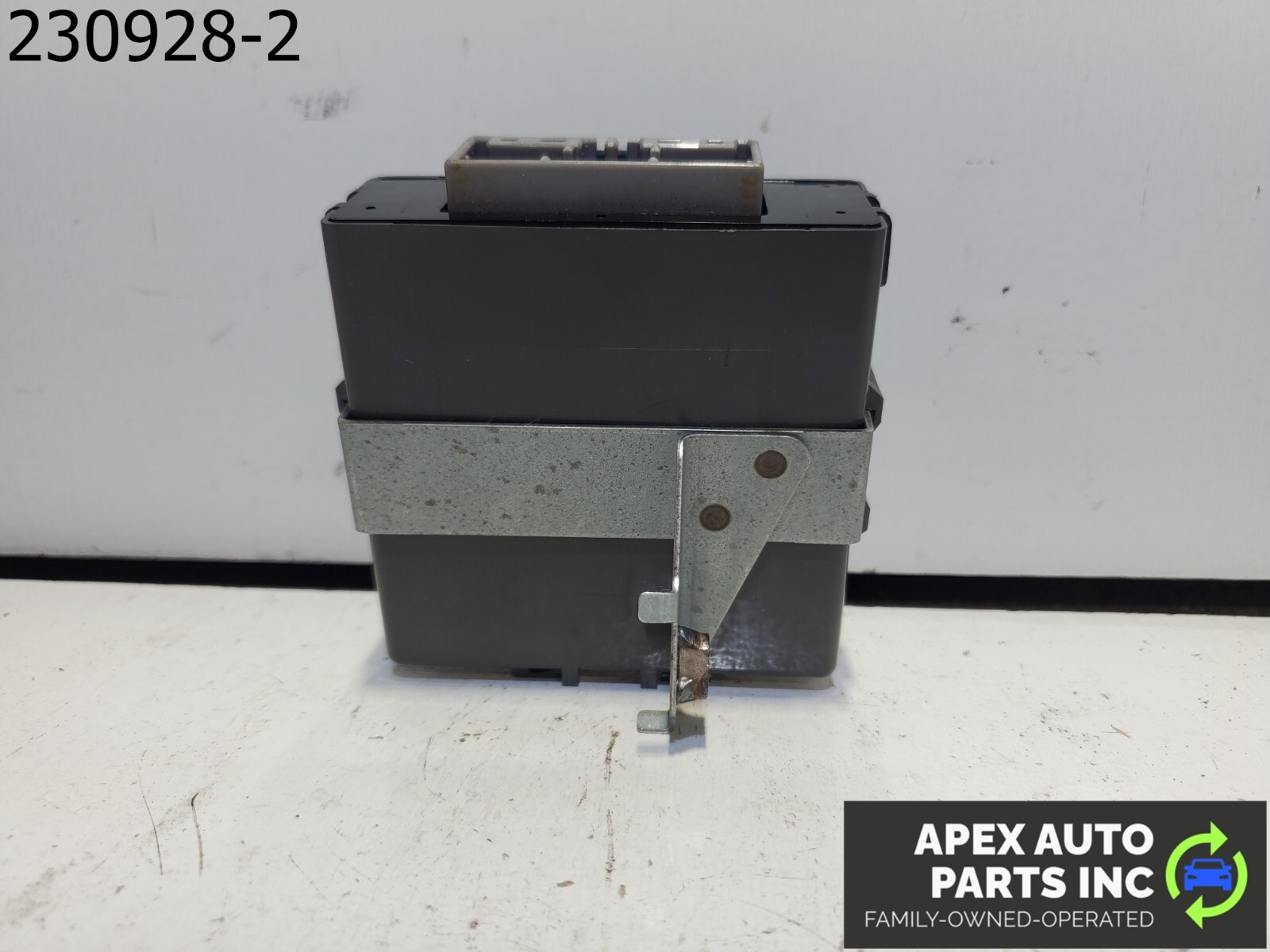 OEM 2001 Lexus Rx300 Headlight Lamp Leveling Control Module - Image 4