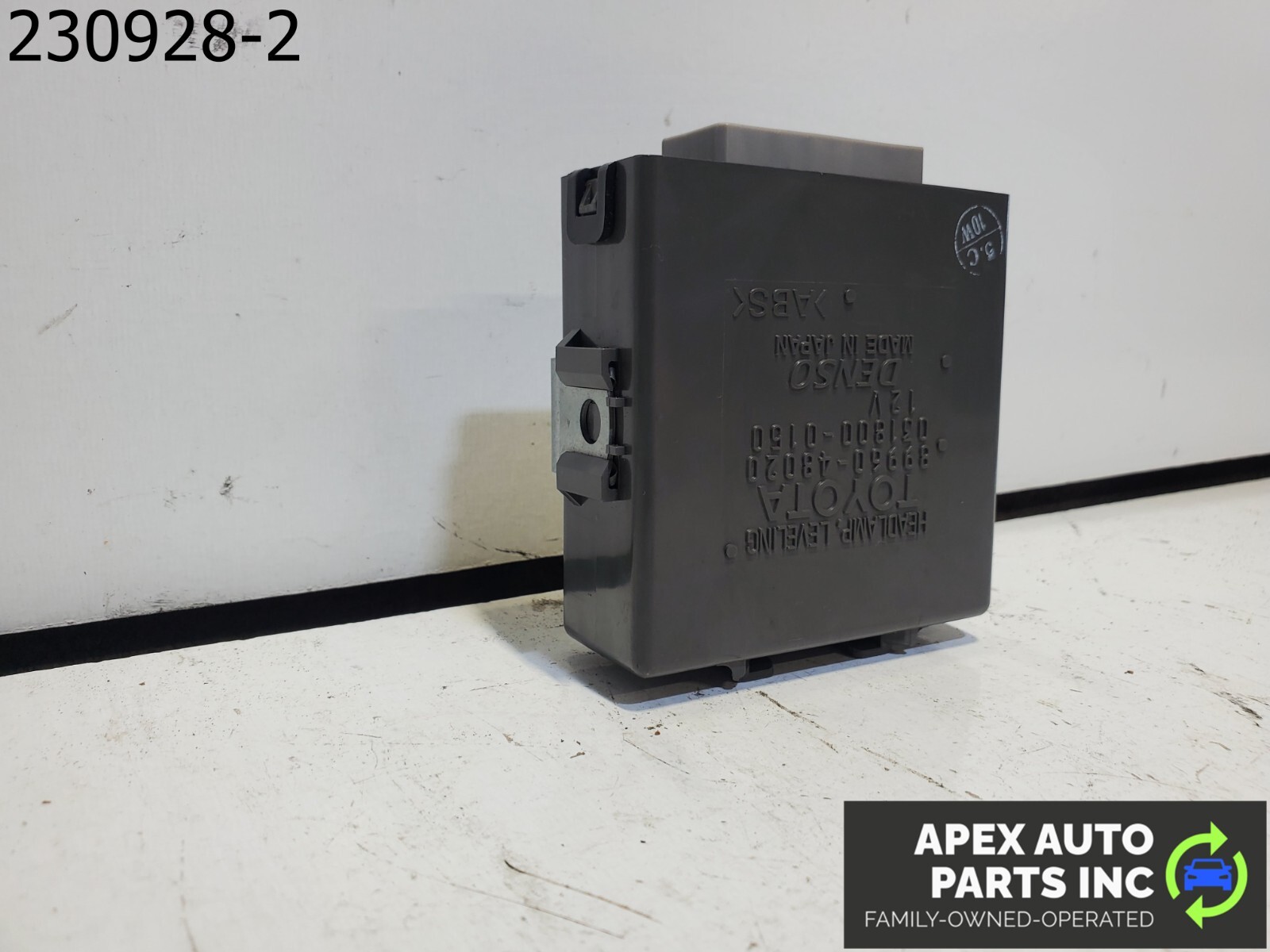 OEM 2001 Lexus Rx300 Headlight Lamp Leveling Control Module - Image 8