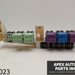 OEM 2004-2006 BMW X5 4.4L POWER JUNCTION FUSE BOX
