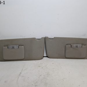 OEM 2005 Jeep Grand Cherokee 5.7L Sun Visor Shade W Mirror Left Right Set Of 2