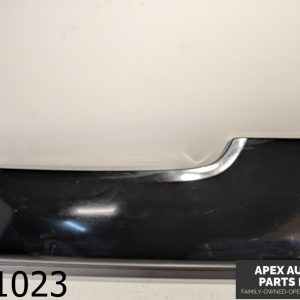 OEM 2006 Hummer H3 3.5L Right Side Rear Door Molding Trim