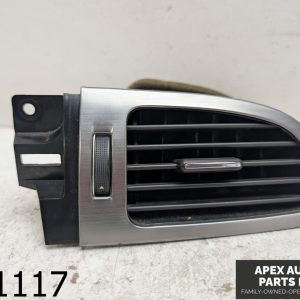 OEM 2007 GMC Yukon 6.2L Air Vent Duct Deflector Trim Front Right RH