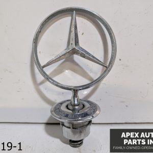 OEM 2008-2011 Mercedes C300 3.0L Hood Bennet Emblem Badge