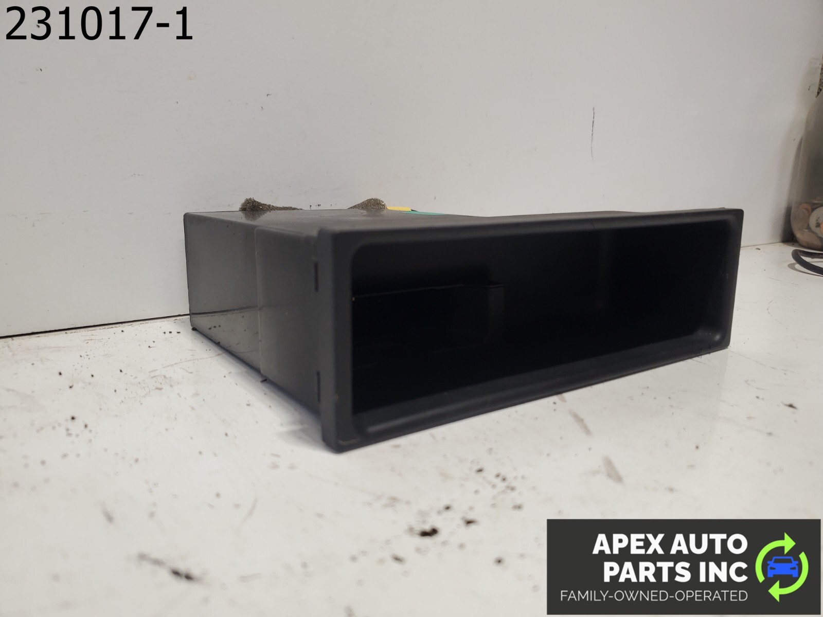 OEM 2008 Audi A4 Music Interface iPod Auxiliary Input 8E0857925C 8E0857925B - Image 3