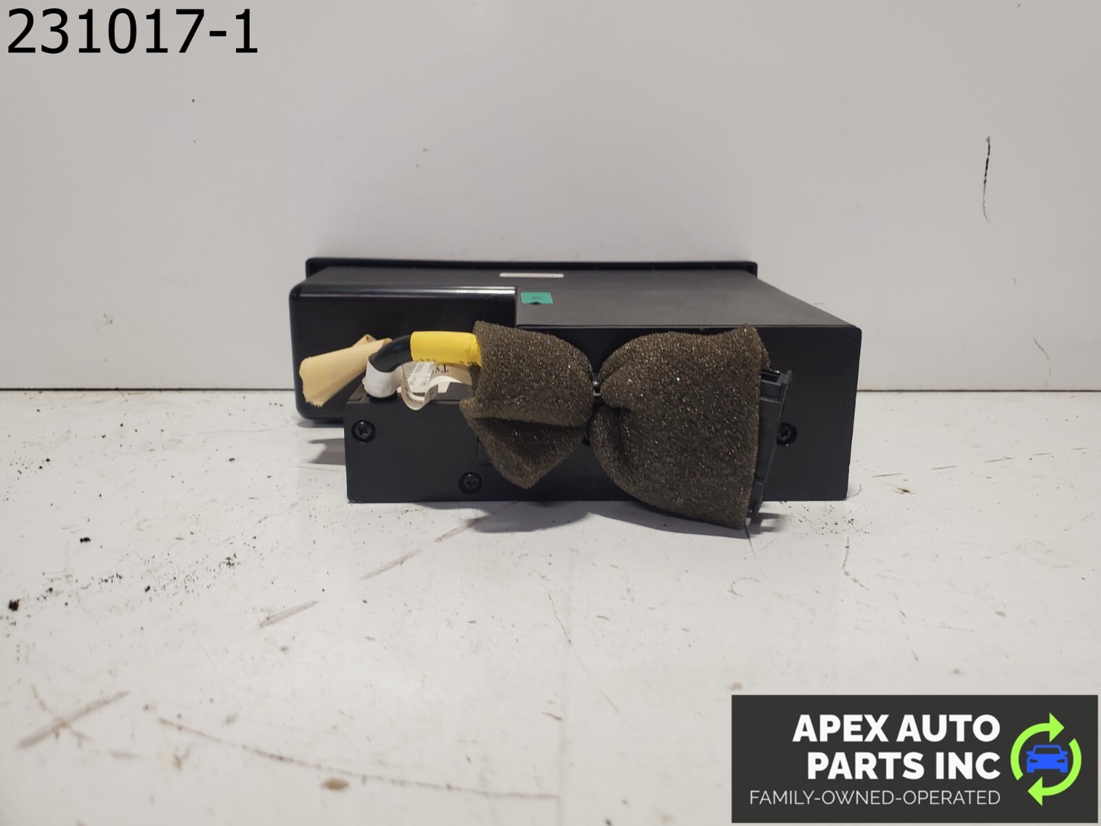 OEM 2008 Audi A4 Music Interface iPod Auxiliary Input 8E0857925C 8E0857925B - Image 6