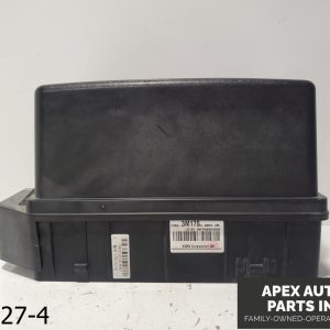 OEM 2009 Hyundai Genesis 3.8L Front Engine Bay Fuse Relay Junction Box