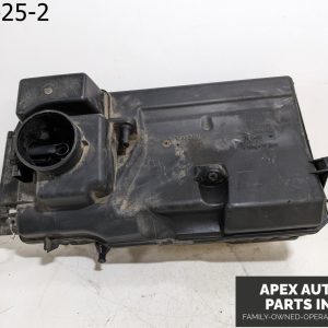 OEM 2010 Volvo S40 2.4L AIR CLEANER BOX 1013359