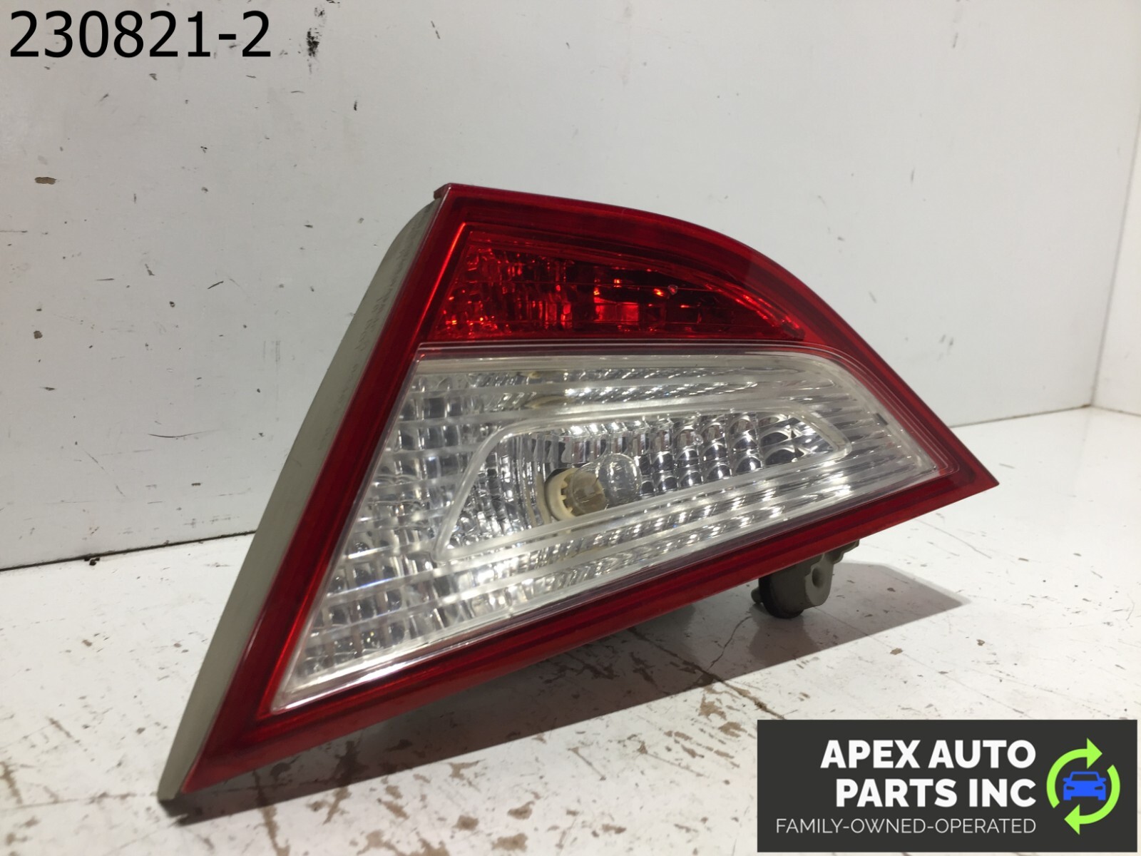 OEM 2011-2014 Hyundai Sonata Passenger Right Side Lid Mounted Tail Light - Image 3