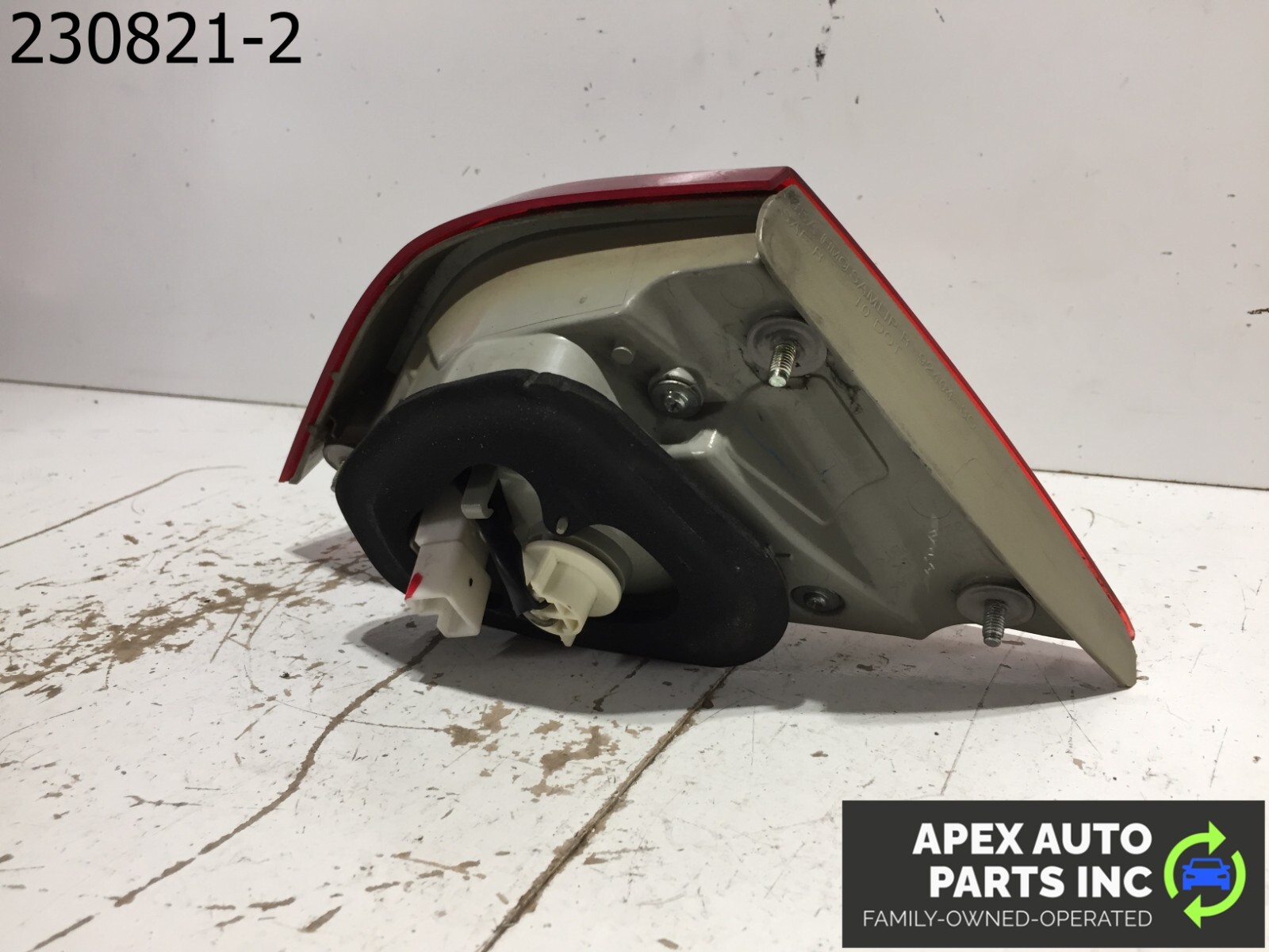 OEM 2011-2014 Hyundai Sonata Passenger Right Side Lid Mounted Tail Light - Image 7