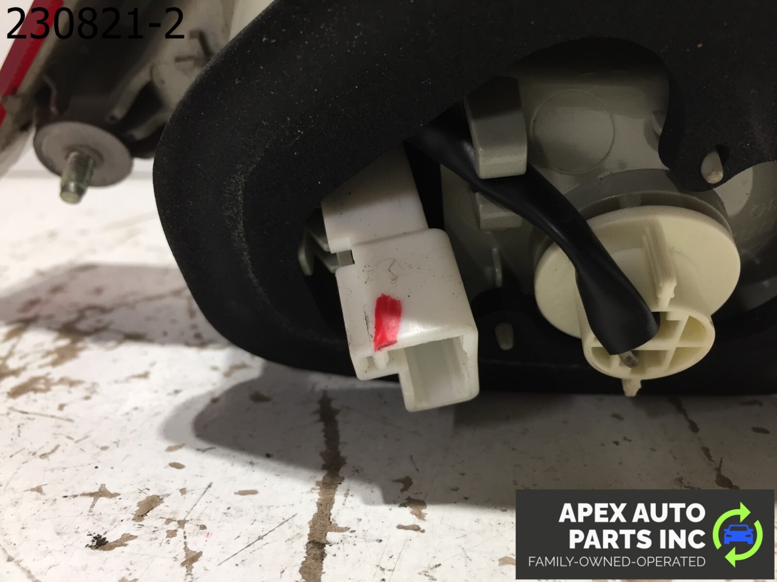 OEM 2011-2014 Hyundai Sonata Passenger Right Side Lid Mounted Tail Light - Image 8