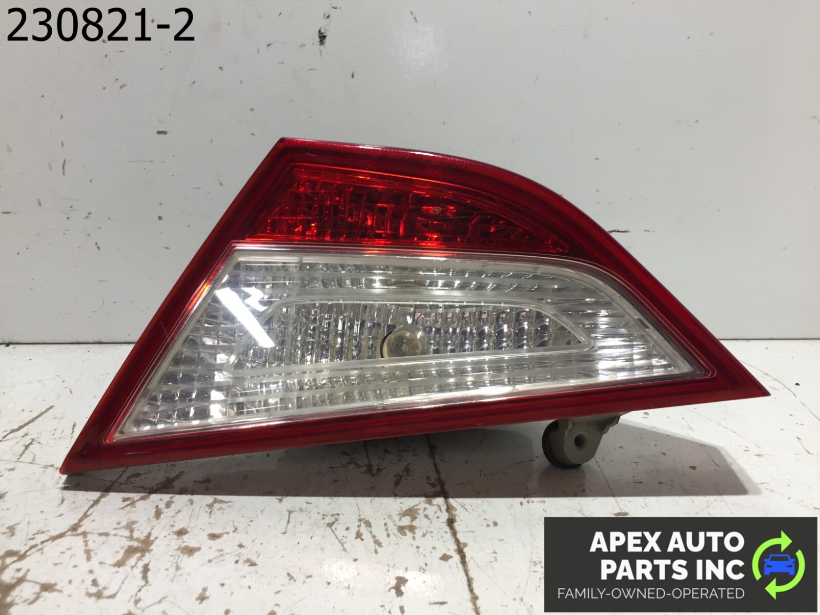 OEM 2011-2014 Hyundai Sonata Passenger Right Side Lid Mounted Tail Light