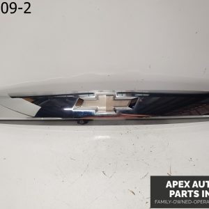 OEM 2011 Chevrolet Equinox 2.4 Trunk Lid Trim Chrome Molding W/ Camera 22869811*