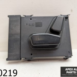 OEM 2014 Chrysler Town & Country FRONT LEFT DRIVER SIDE POWER SEAT SWITCH BUTTON