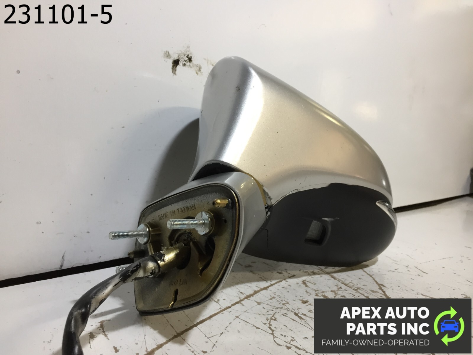 OEM 2015 Lexus ES350 DRIVER DOOR MIRROR W/ TURN SIGNAL & BLIND SPOT - Image 6