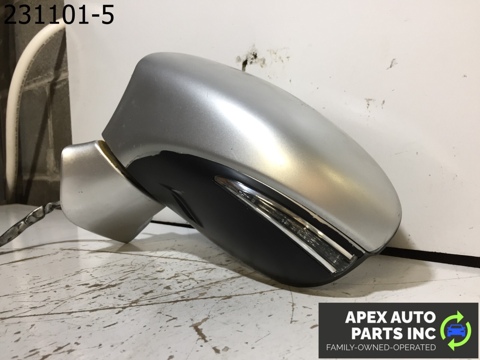 OEM 2015 Lexus ES350 DRIVER DOOR MIRROR W/ TURN SIGNAL & BLIND SPOT - Image 7