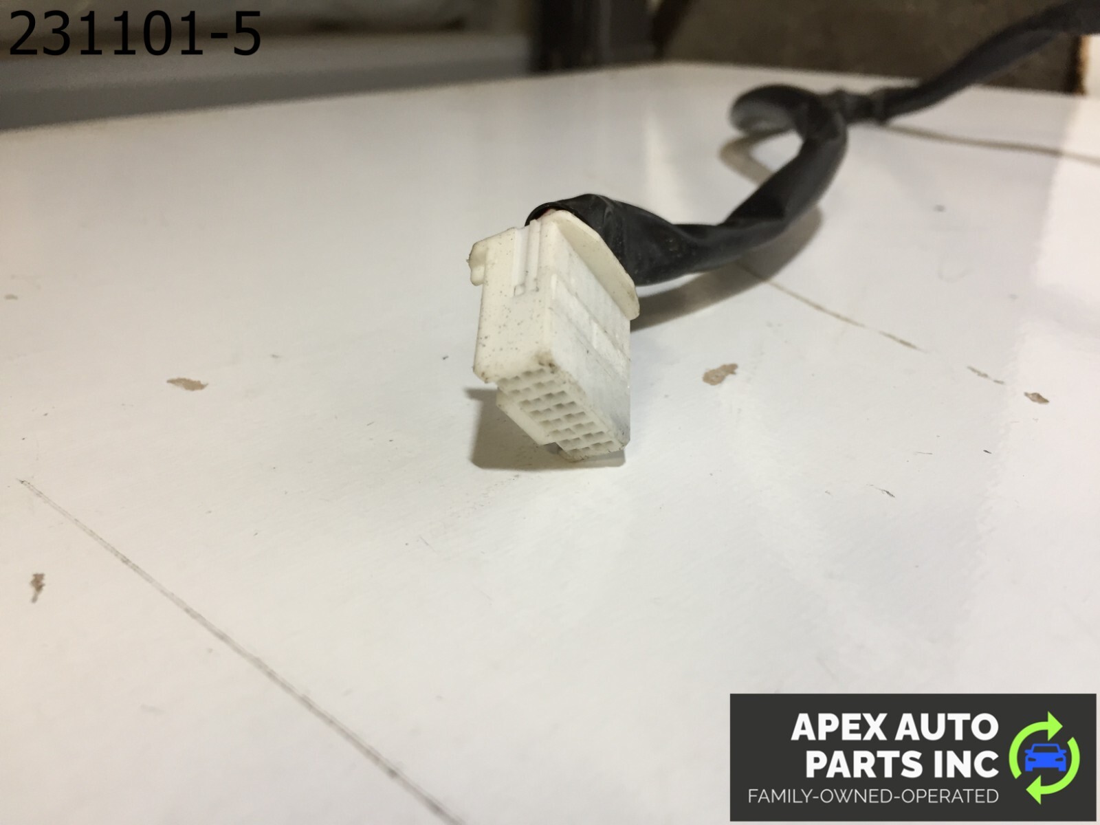 OEM 2015 Lexus ES350 DRIVER DOOR MIRROR W/ TURN SIGNAL & BLIND SPOT - Image 8