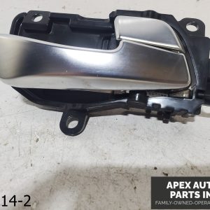 OEM 2016-2018 Kia Sorento 2.4L RIGHT SIDE INTERIOR DOOR HANDLE
