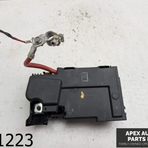 OEM 2017 Chevrolet Cruze 1.4L BATTERY FUSE RELAY BOX TERMINAL