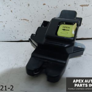 OEM 2018-2020 KIA Rio 1.6L SEDAN  REAR TRUNK LID  BOTTOM LATCH ASSY
