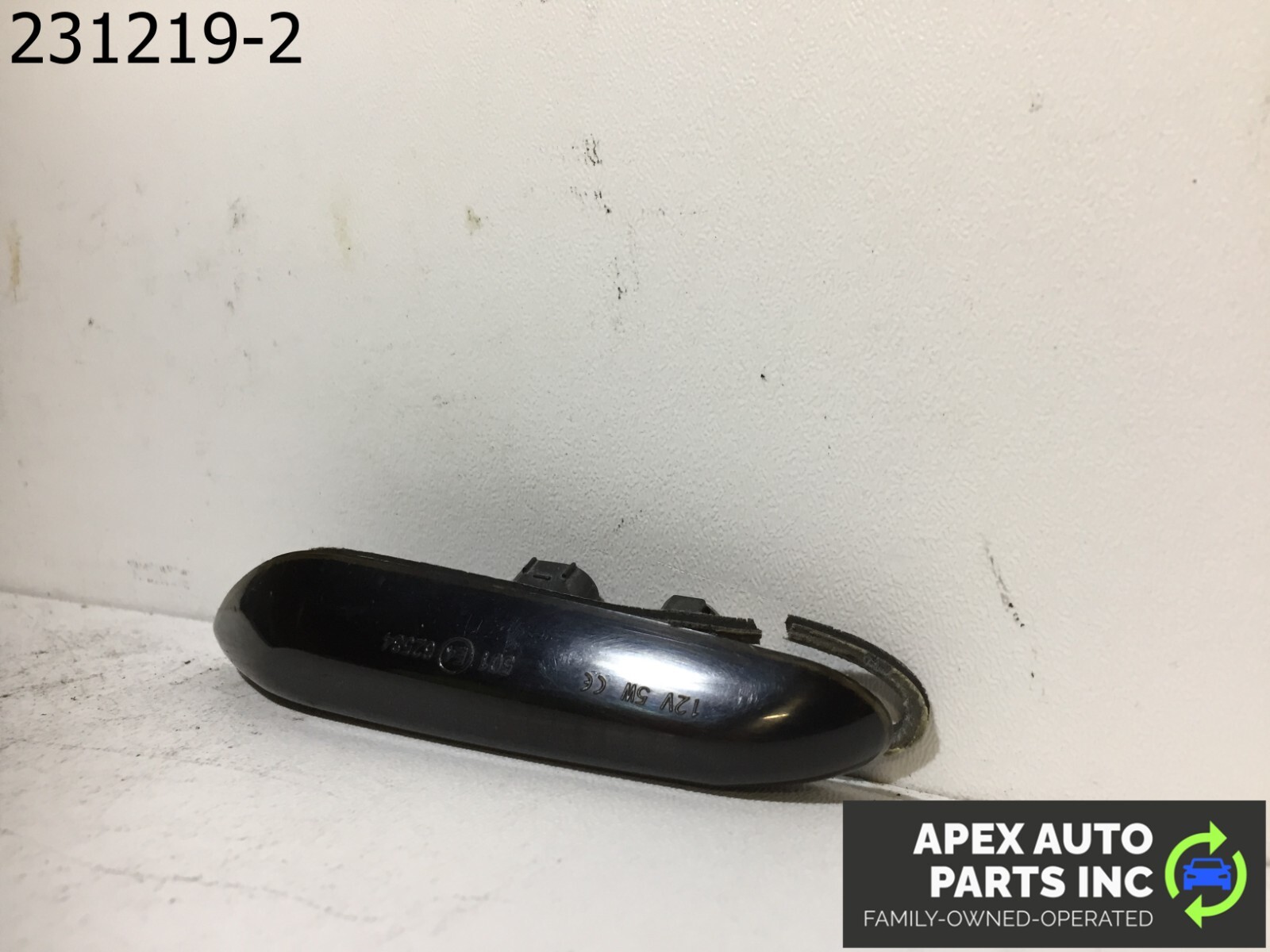 OEM BMW 328i 2009 Right Passenger Side Fender Marker Light Turn Signal Lamp - Image 3