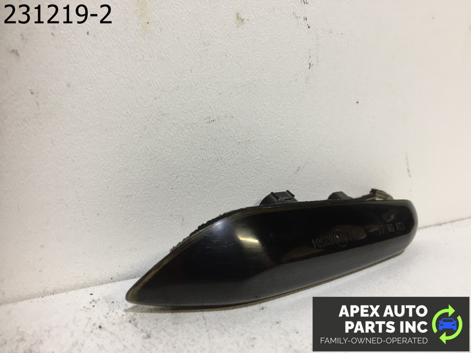 OEM BMW 328i 2009 Right Passenger Side Fender Marker Light Turn Signal Lamp - Image 4