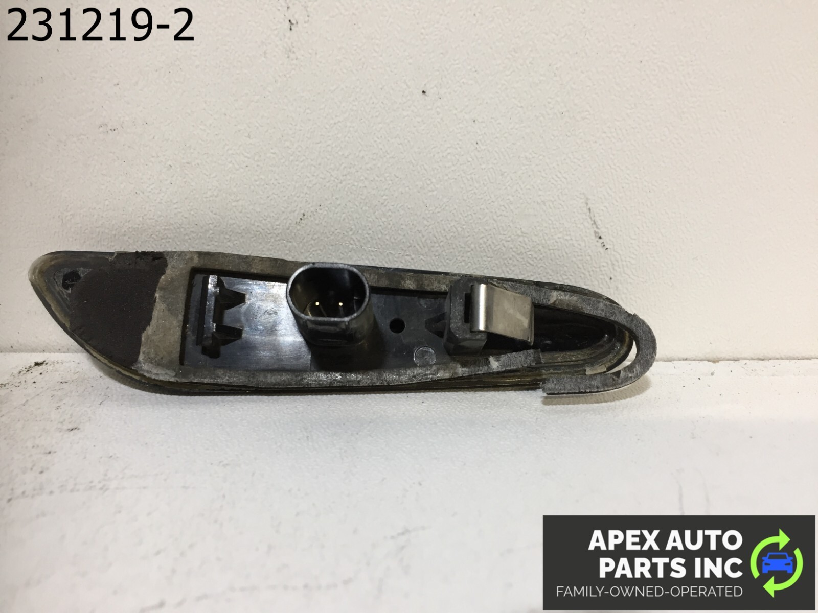 OEM BMW 328i 2009 Right Passenger Side Fender Marker Light Turn Signal Lamp - Image 5