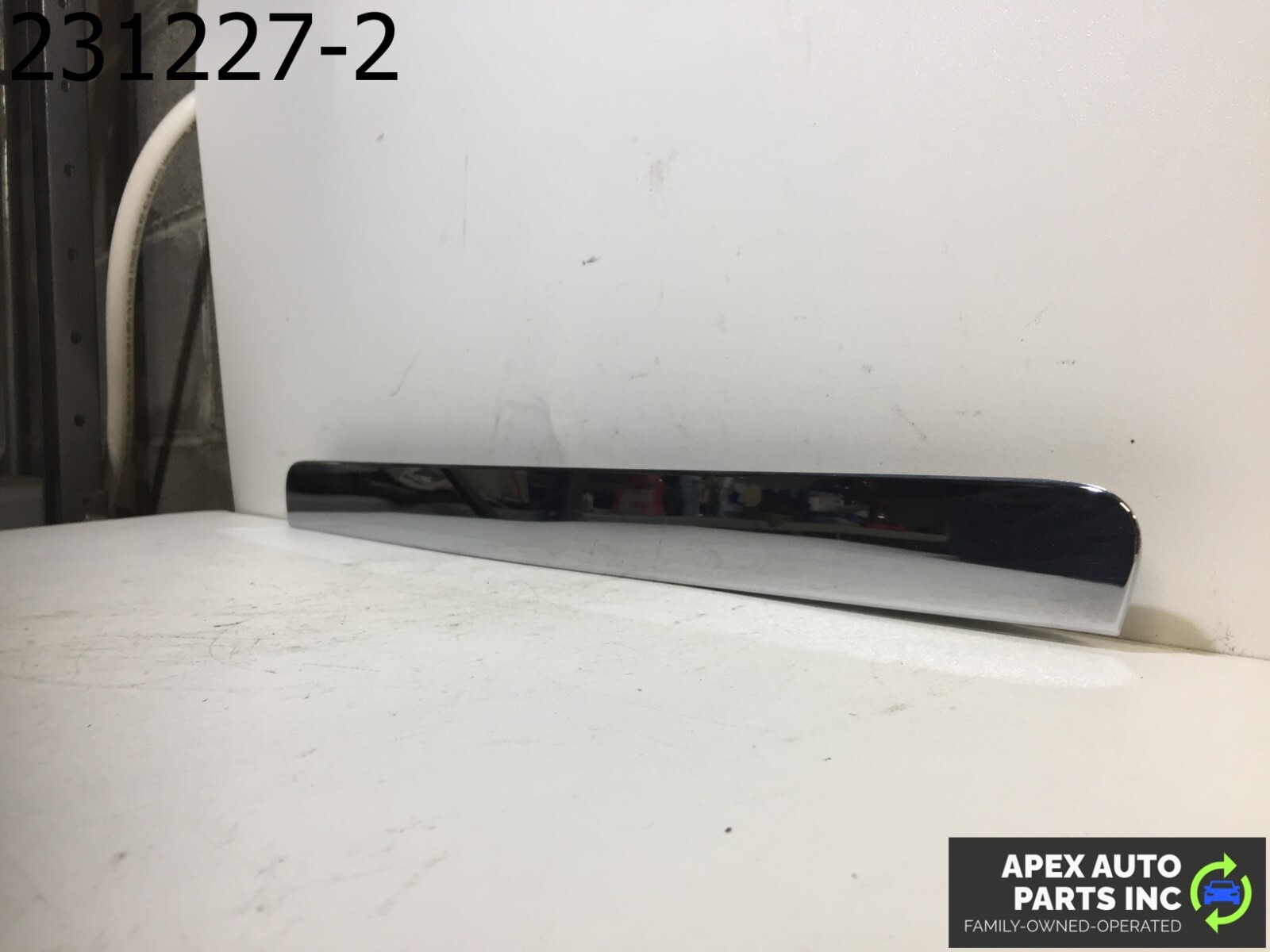 OEM Ford Taurus 2008 Chrome Tailgate Trunk Molding Strip Trim - Image 4