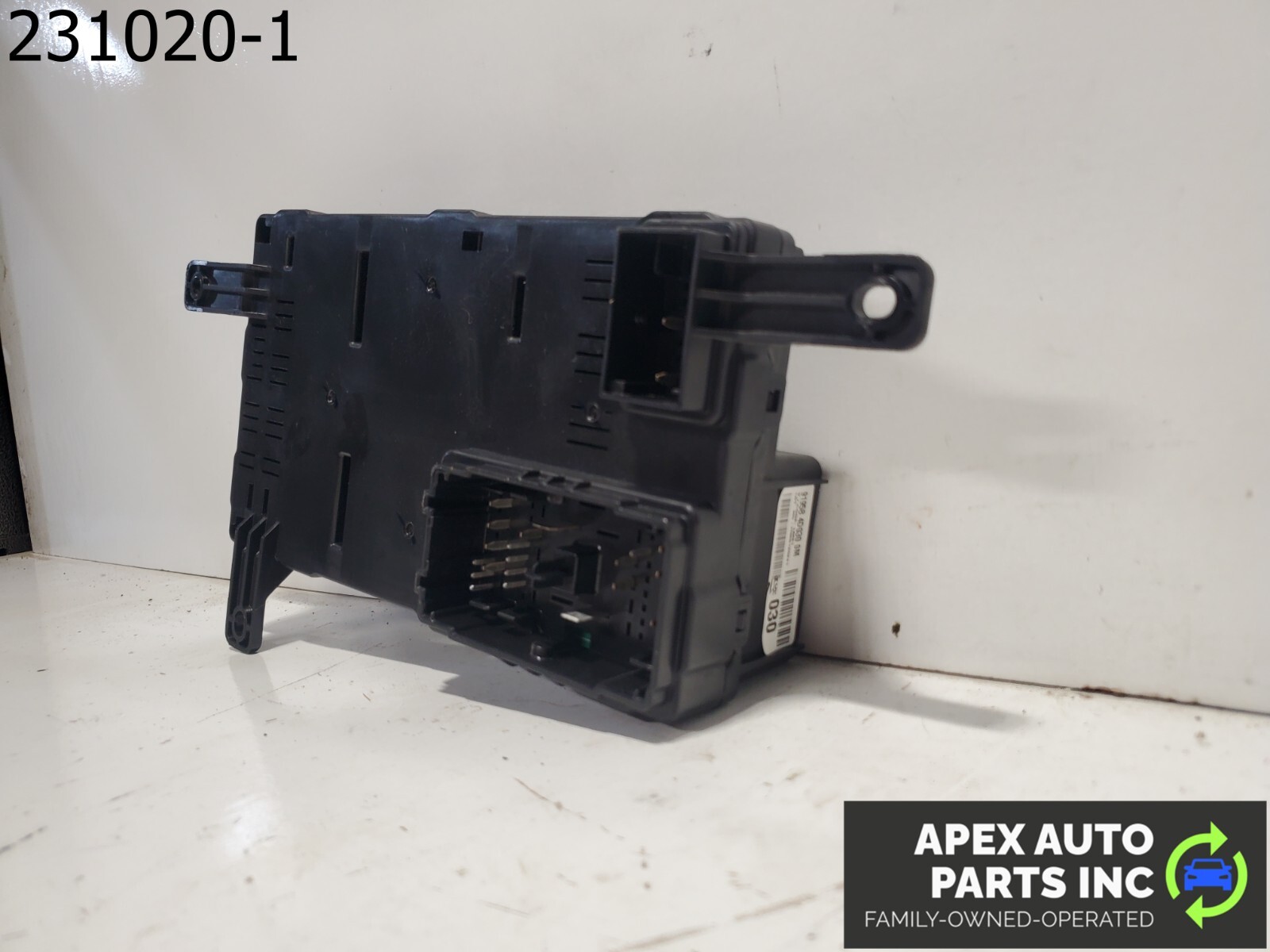 OEM Kia Sedona 08 rear Cabin Fuse Box Relay Junction 91954-4D101 OEM - Image 3