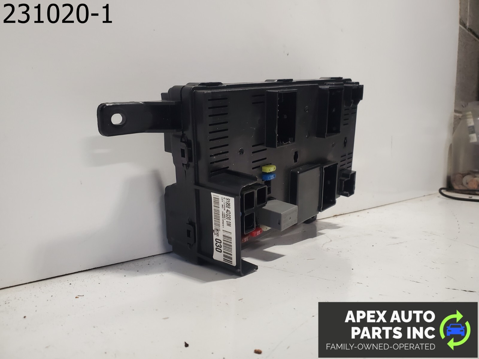 OEM Kia Sedona 08 rear Cabin Fuse Box Relay Junction 91954-4D101 OEM - Image 6