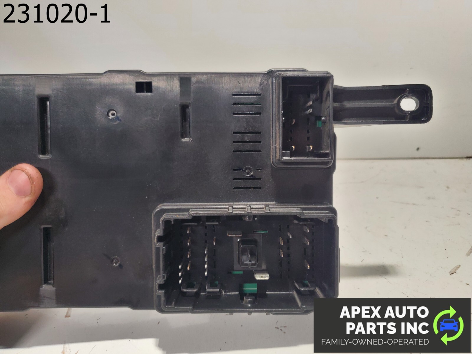 OEM Kia Sedona 08 rear Cabin Fuse Box Relay Junction 91954-4D101 OEM - Image 9