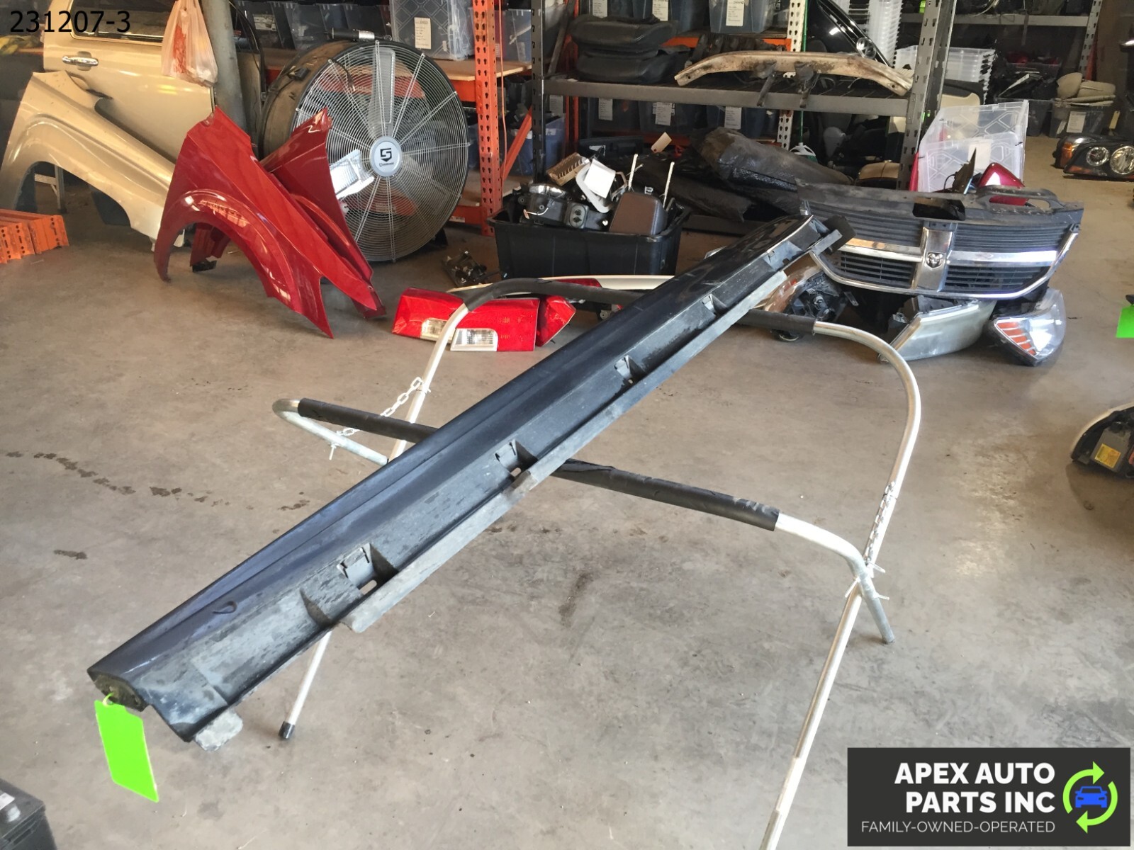 OEM Volkswagen CC 2012 ROCKER PANEL SKIRT MOLDING RIGHT PASSENGER SIDE - Image 3