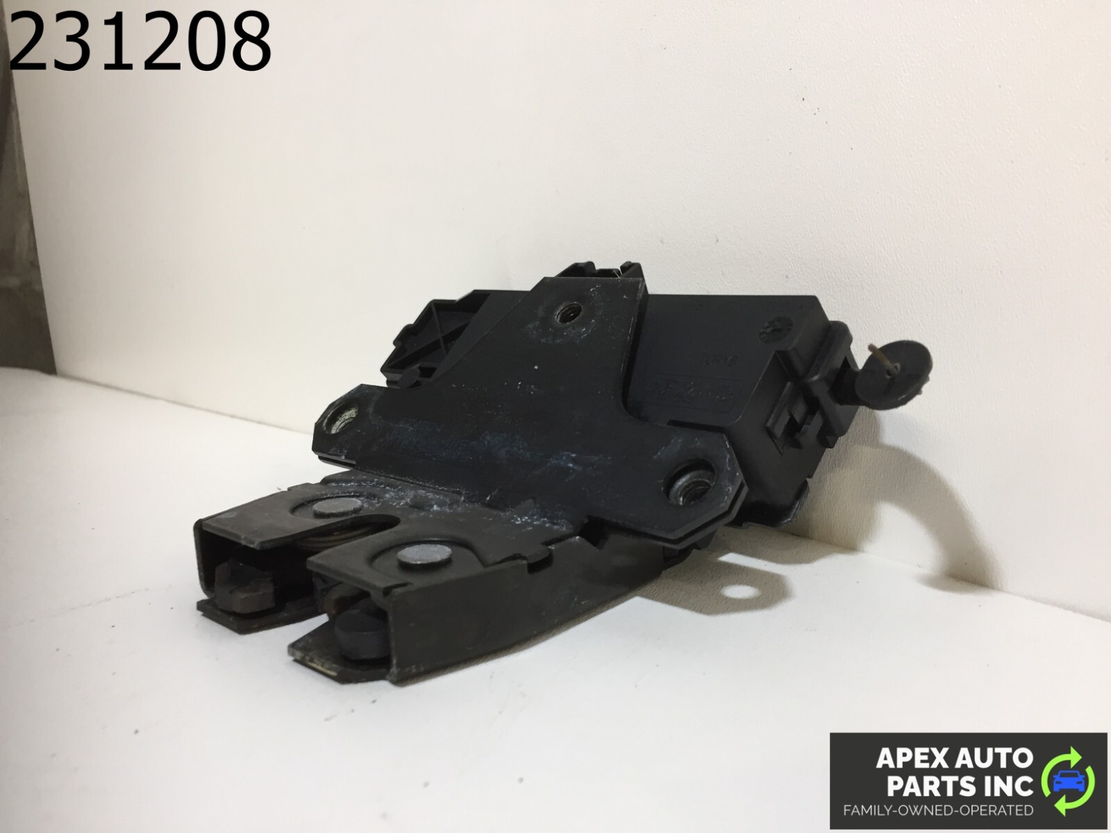 OEM Volvo S40 2005 Trunk Latch Release Deck Lid Lock Actuator 31276697 OEM - Image 4