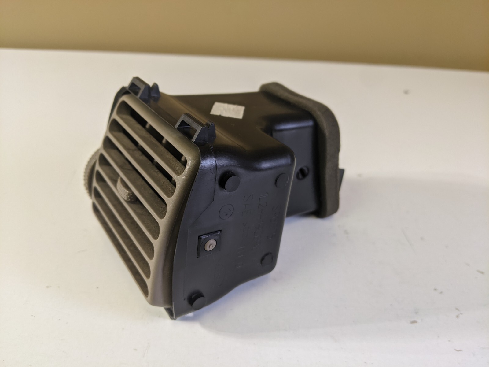 02-05 OEM Ford Explorer Mountaineer Left Driver Side Dash AC Air Vent Grille - Image 4