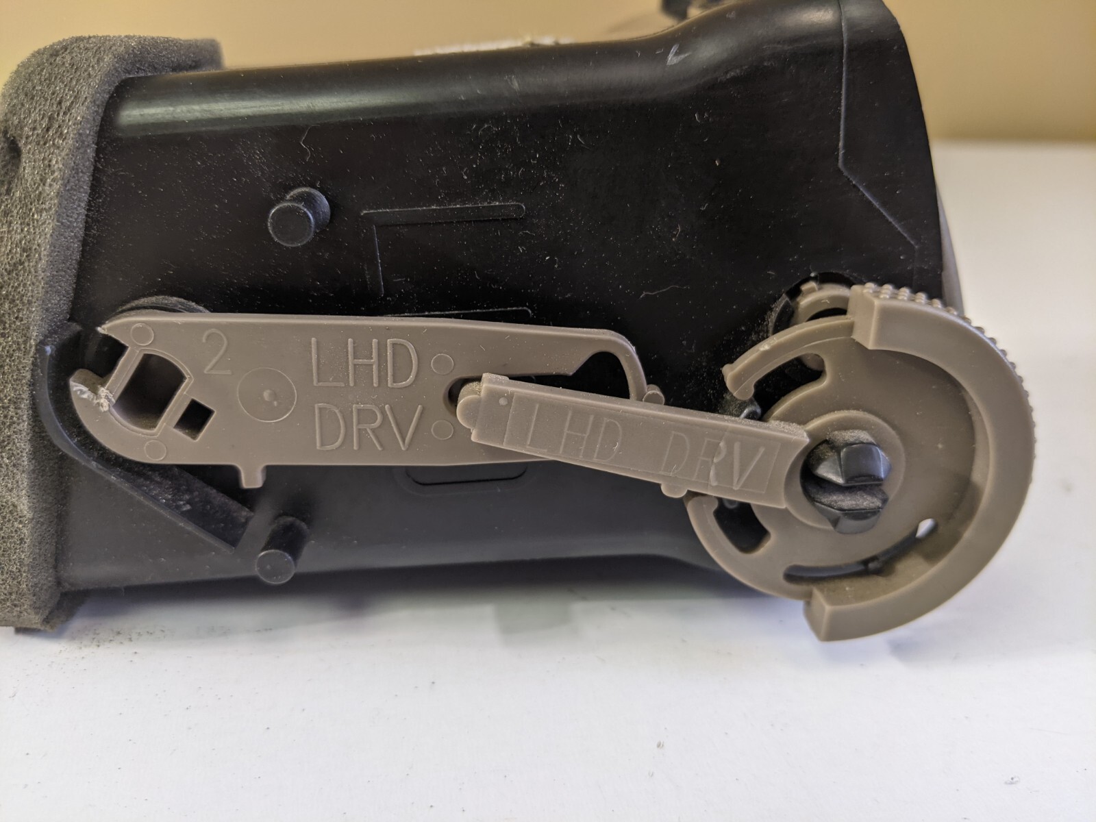 02-05 OEM Ford Explorer Mountaineer Left Driver Side Dash AC Air Vent Grille - Image 7