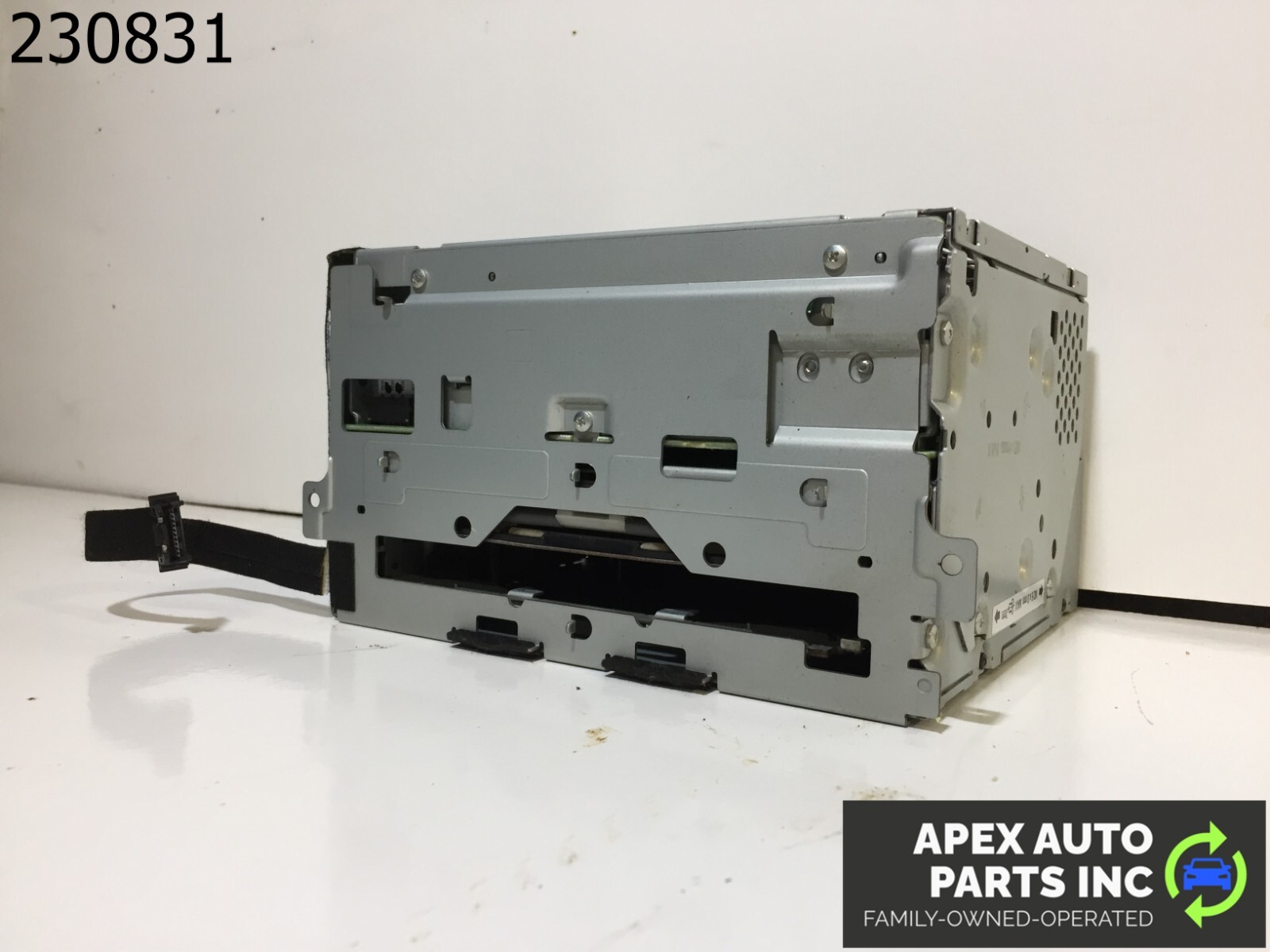 06 2006 Infiniti FX AM FM 6 Disc CD Radio Receiver OEM LKQ - Image 4