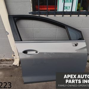 *NO SHIPPING* OEM 2017 Chevrolet Cruze 1.4L Front Door Right