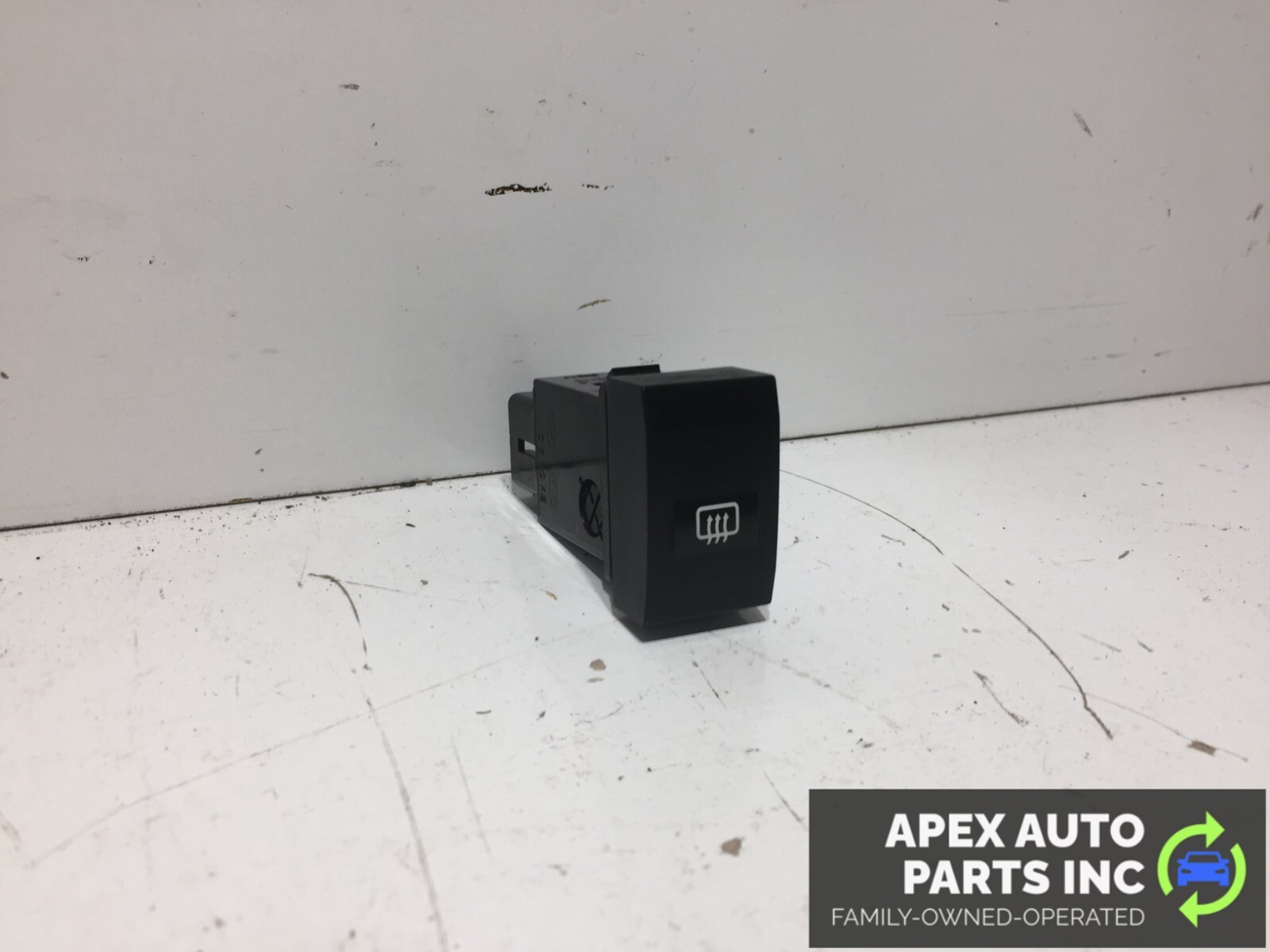 OEM 03 04 05 06 Kia Sorento Rear Defrost Control Switch 93710-3E000 - Image 3