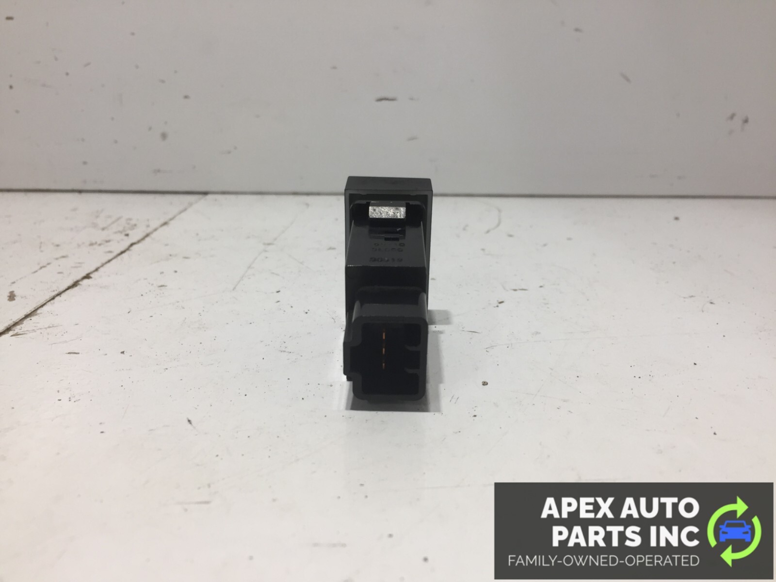 OEM 03 04 05 06 Kia Sorento Rear Defrost Control Switch 93710-3E000 - Image 5