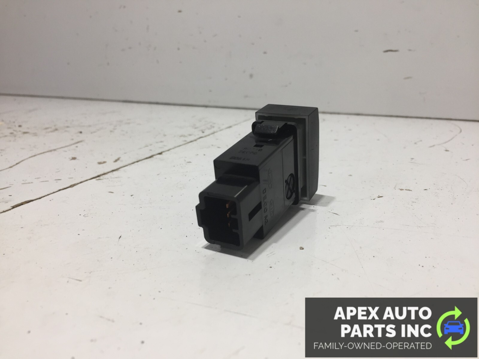 OEM 03 04 05 06 Kia Sorento Rear Defrost Control Switch 93710-3E000 - Image 7
