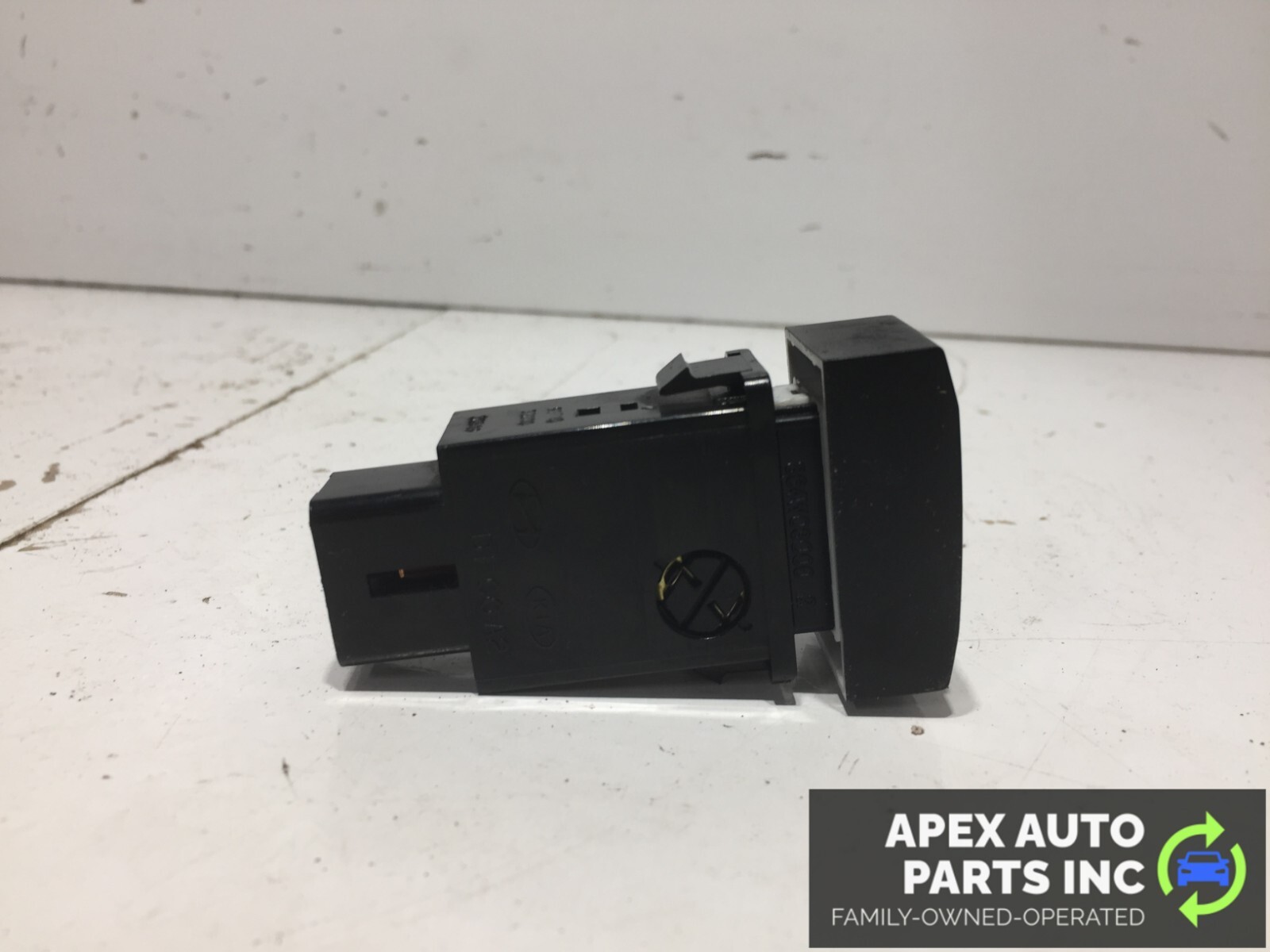OEM 03 04 05 06 Kia Sorento Rear Defrost Control Switch 93710-3E000 - Image 8