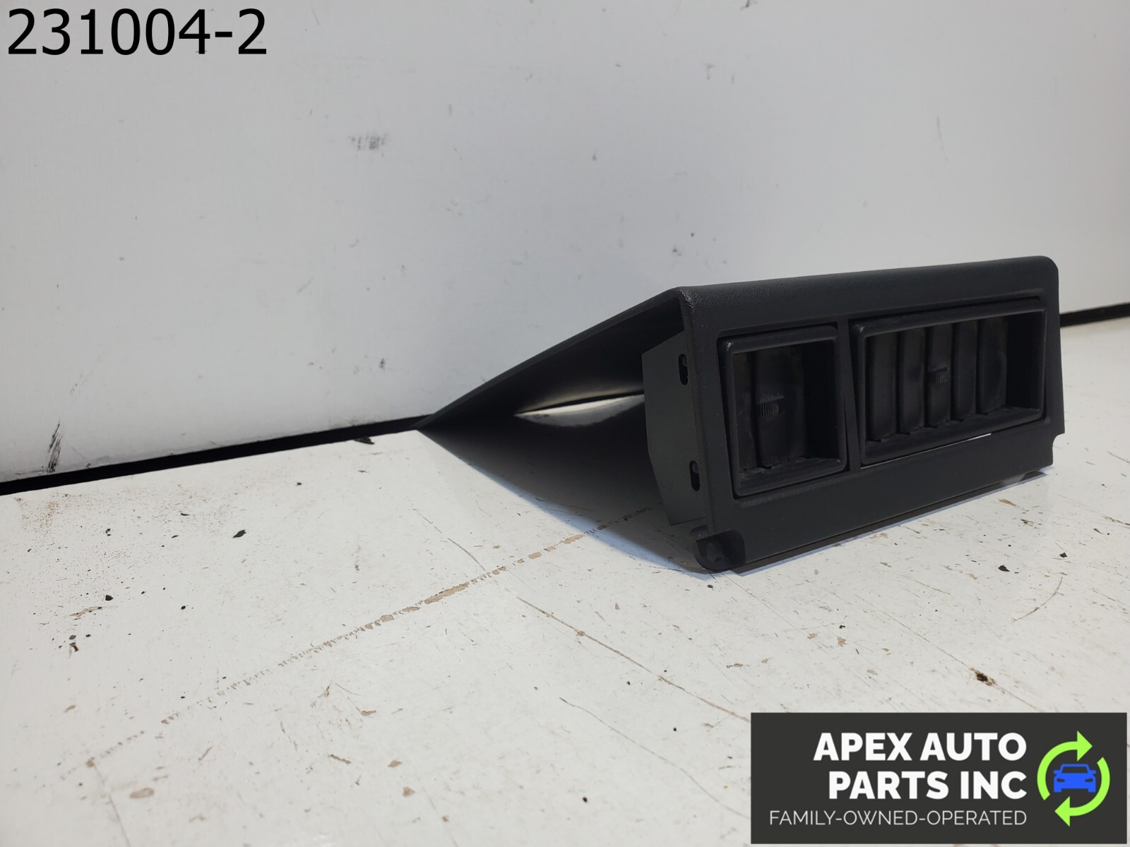 OEM 1984 Pontiac Fiero Black Dash Corner Vent Set - Image 8