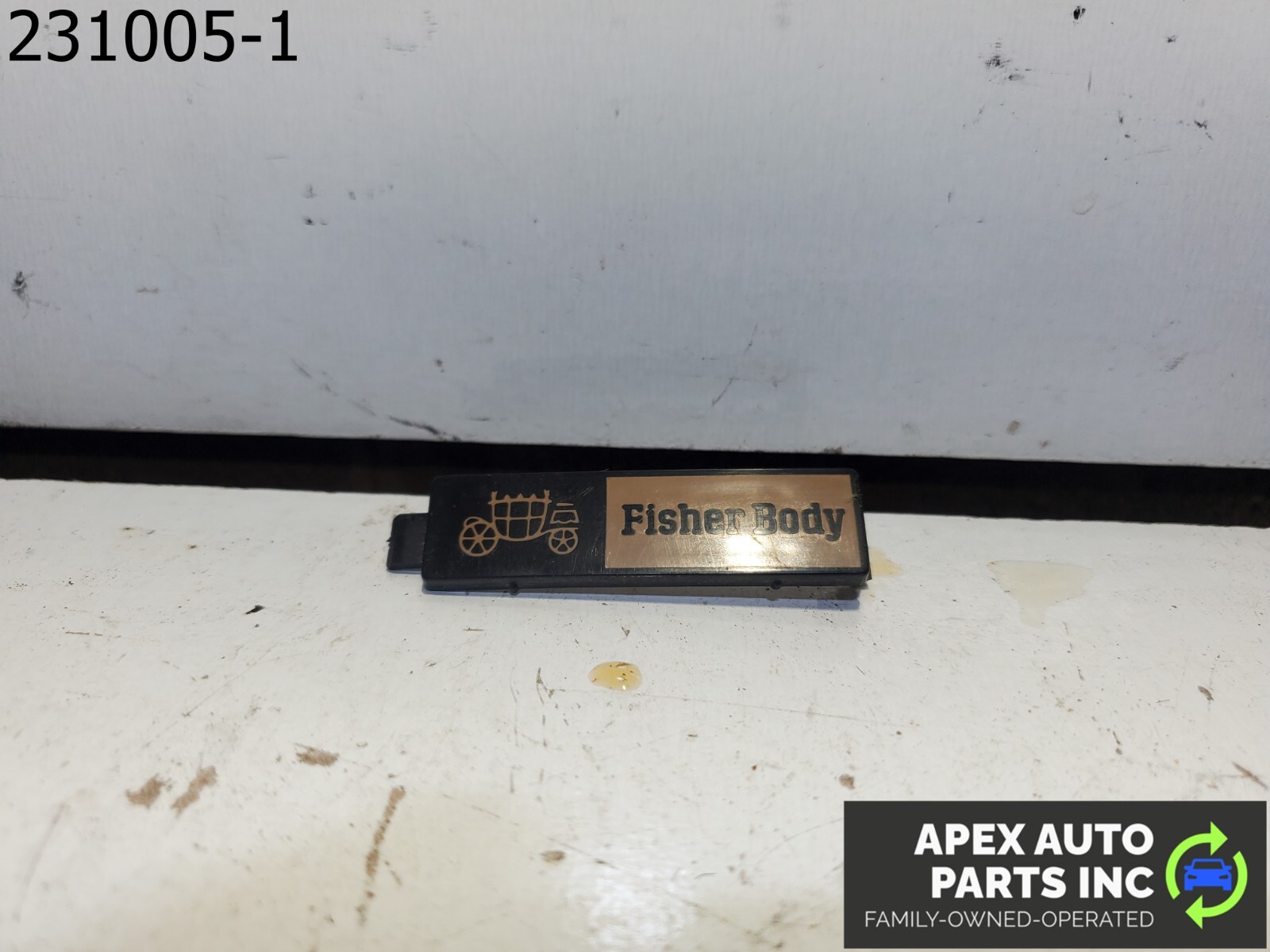 OEM 1984 Pontiac Fiero INTERIOR DOOR STEP SILL EMBLEM FISHER BODY - Image 3